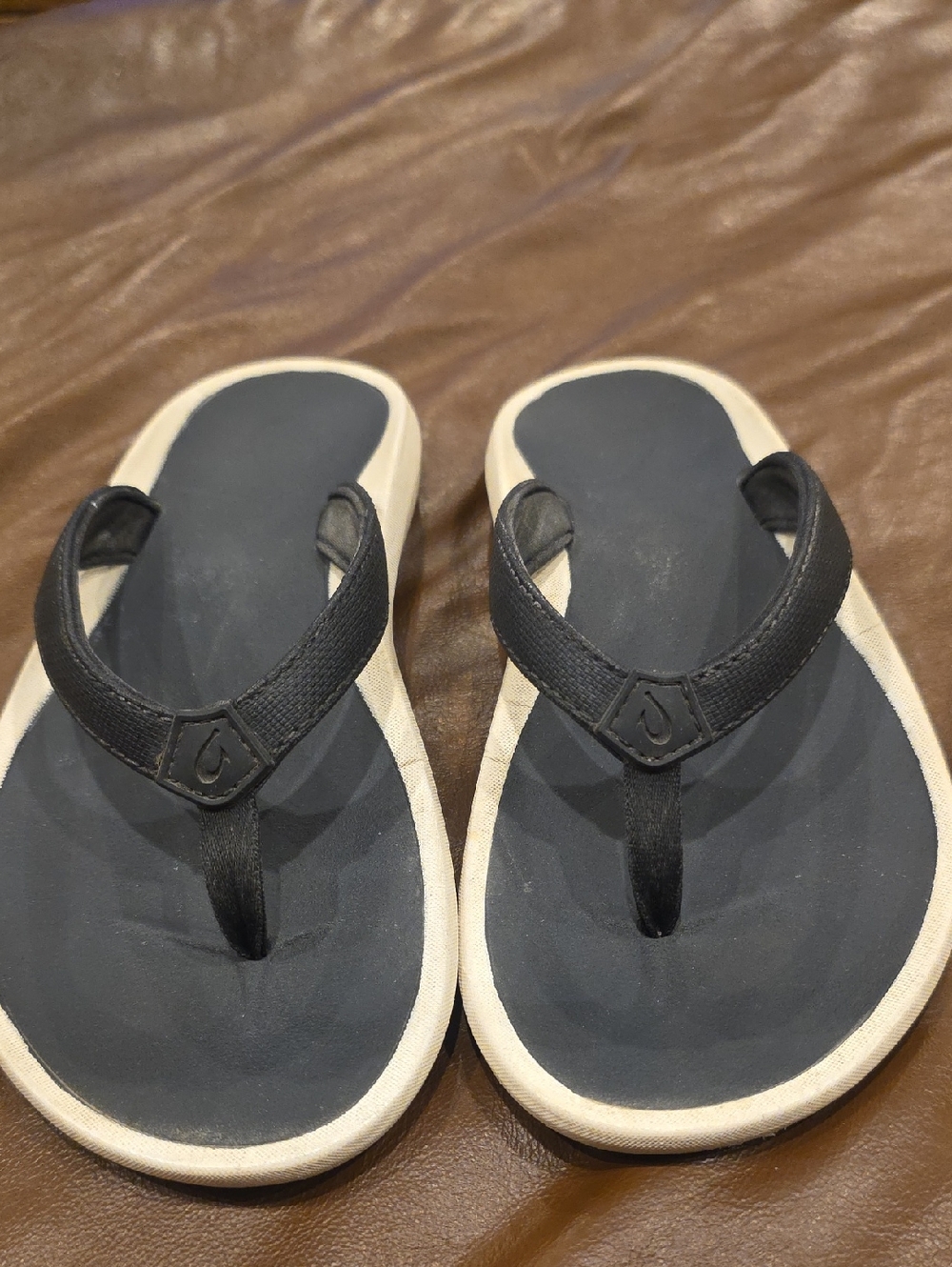 Olukai Pi'oe Womens Sandals Sz 6
